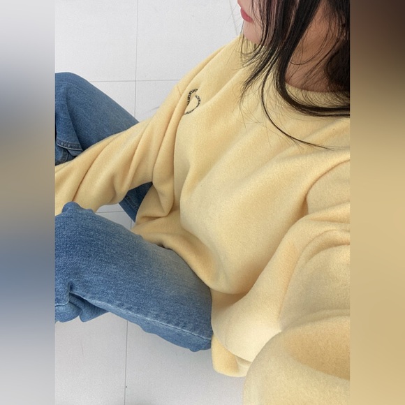 Yolk Yellow Oversized Sweatshirt with Heart Embroidery - Picture 4 of 6